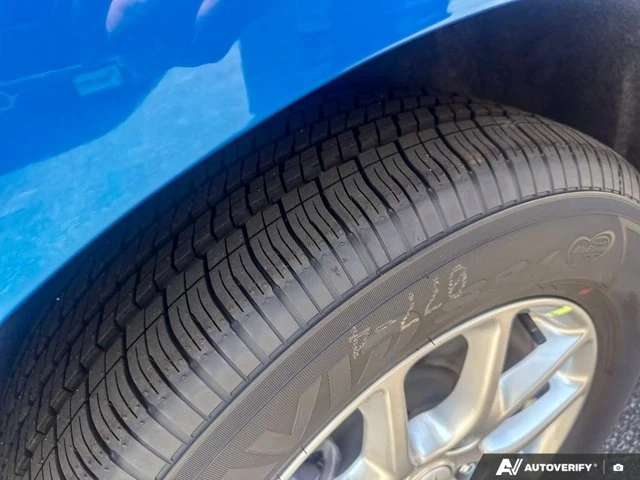 2027 Chrysler Pacifica Select, modrá, 15 km, dovoz Kanada — foto 8 z 20