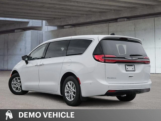 2026 Chrysler Pacifica Select, bílá, 1 012 km, dovoz Kanada — foto 5 z 10