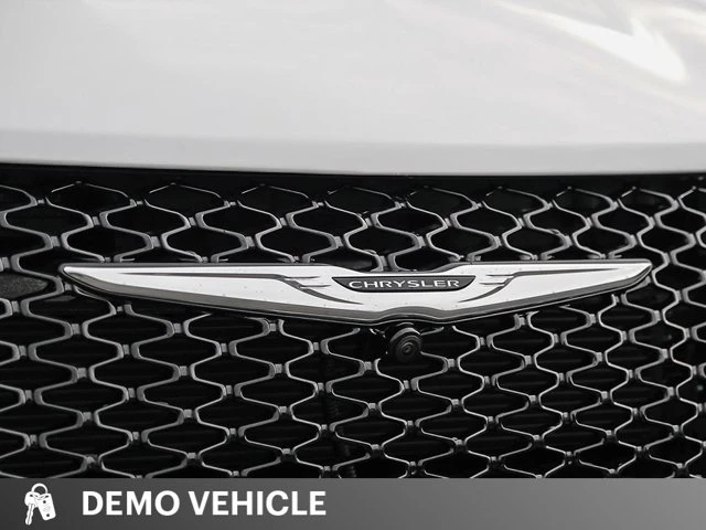 2026 Chrysler Pacifica Select, bílá, 1 012 km, dovoz Kanada — foto 9 z 10