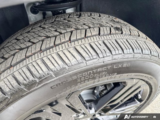 2026 GMC Acadia Elevation, bílá, 15 km, dovoz Kanada — foto 10 z 20