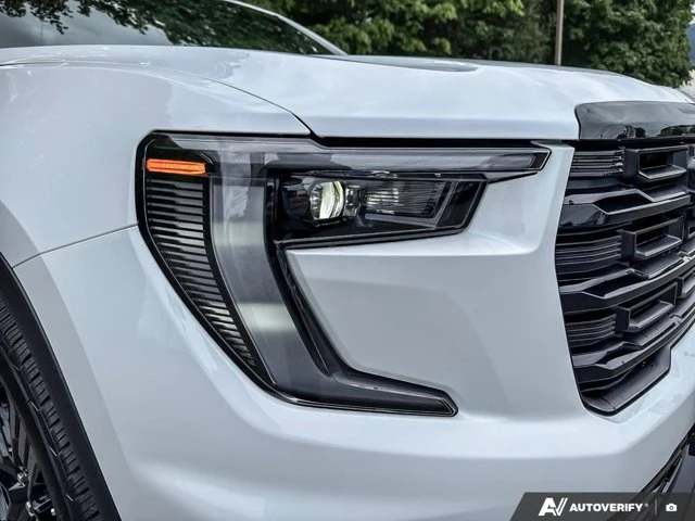 2026 GMC Acadia Elevation, bílá, 15 km, dovoz Kanada — foto 11 z 20