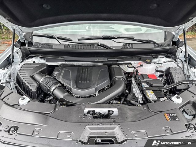 2026 GMC Acadia Elevation, bílá, 15 km, dovoz Kanada — foto 13 z 20