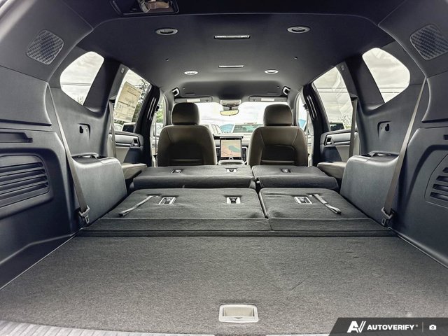 2026 GMC Acadia Elevation, bílá, 15 km, dovoz Kanada — foto 16 z 20