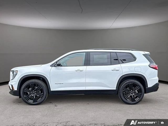 2026 GMC Acadia Elevation, bílá, 15 km, dovoz Kanada — foto 2 z 20