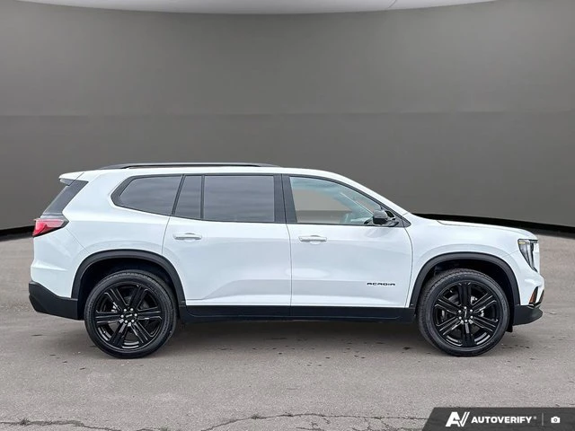 2026 GMC Acadia Elevation, bílá, 15 km, dovoz Kanada — foto 6 z 20