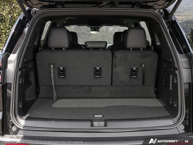 2026 GMC Acadia Elevation, černá, 15 km, dovoz Kanada — foto 7 z 20