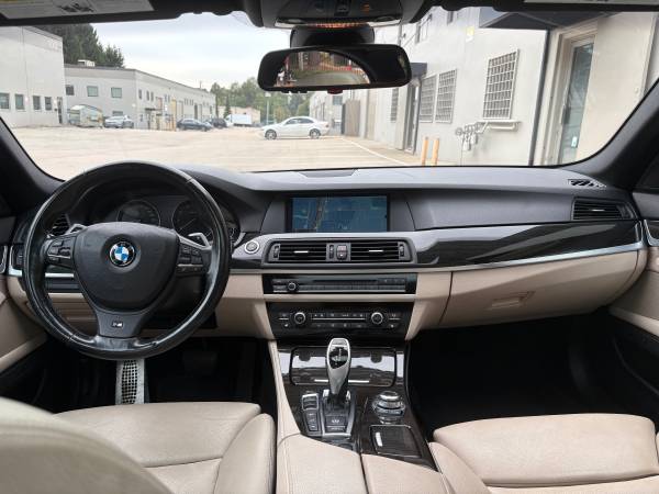 2011 BMW, dovoz Kanada — foto 8 z 12