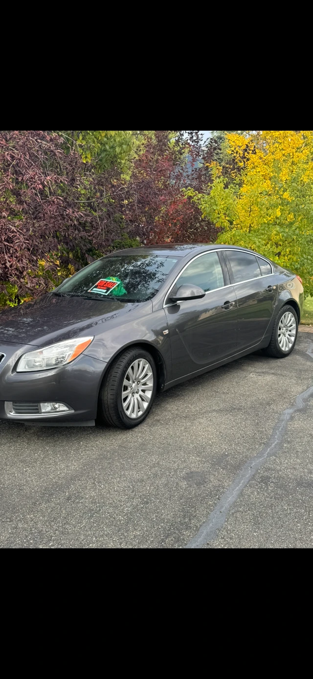 2011 Buick Regal, šedá, 101 105 km, dovoz Kanada — foto 1