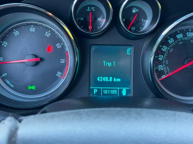 2011 Buick Regal, šedá, 101 105 km, dovoz Kanada — foto 2 z 5