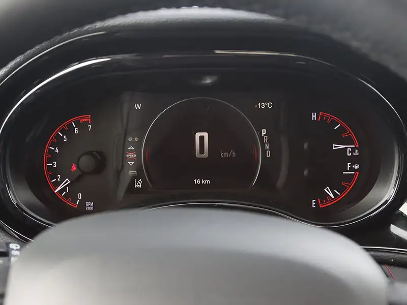 2026 Dodge Durango GT Plus, modrá, 15 km, dovoz Kanada — foto 9 z 12