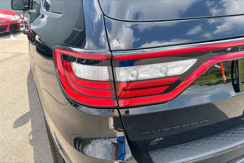 2025 Dodge Durango, černá, 5 600 km, dovoz Kanada — foto 9 z 12