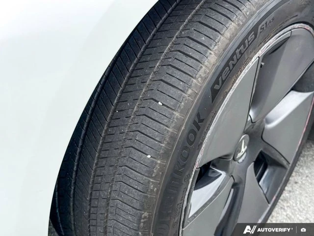2023 Tesla Model 3, bílá, 40 372 km, dovoz Kanada — foto 10 z 20