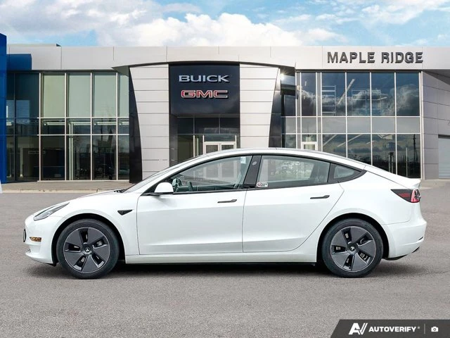 2023 Tesla Model 3, bílá, 40 372 km, dovoz Kanada — foto 2 z 20