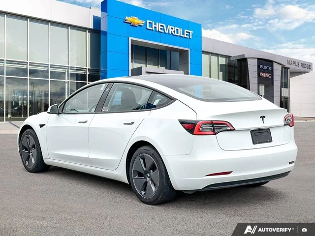 2023 Tesla Model 3, bílá, 40 372 km, dovoz Kanada — foto 3 z 20