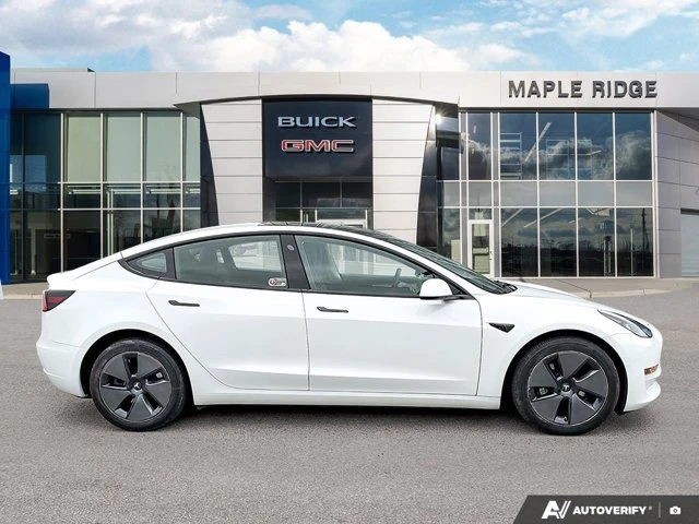 2023 Tesla Model 3, bílá, 40 372 km, dovoz Kanada — foto 6 z 20