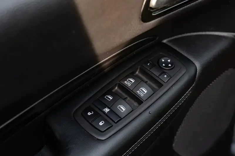 2024 Dodge Durango SXT, černá, 78 491 km, dovoz Kanada — foto 10 z 12
