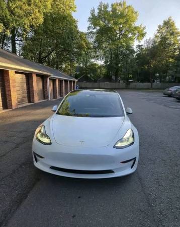 2023 Tesla, dovoz Kanada — foto 3 z 6