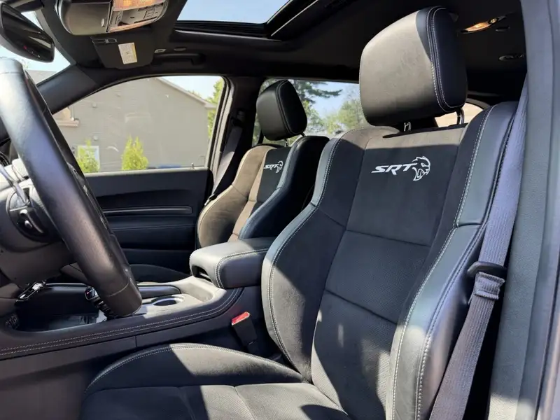 2021 Dodge Durango SRT Hellcat, šedá, 8 745 km, dovoz Kanada — foto 12 z 12