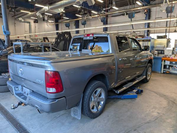 2012 Dodge, dovoz Kanada — foto 2 z 7