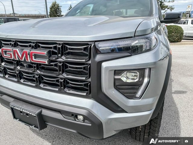 2026 GMC Canyon Elevation, šedá, 11 km, dovoz Kanada — foto 11 z 20
