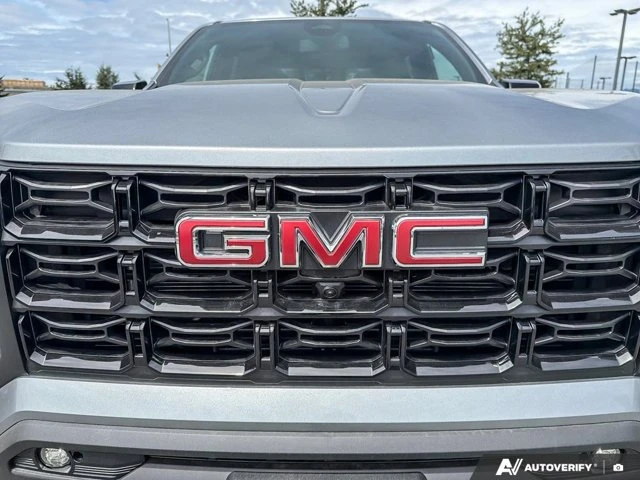 2026 GMC Canyon Elevation, šedá, 11 km, dovoz Kanada — foto 12 z 20