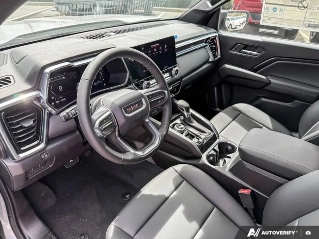2026 GMC Canyon Elevation, šedá, 11 km, dovoz Kanada — foto 16 z 20
