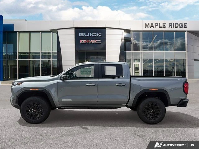 2026 GMC Canyon Elevation, šedá, 11 km, dovoz Kanada — foto 2 z 20