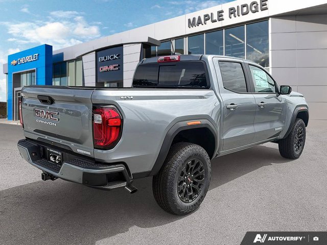 2026 GMC Canyon Elevation, šedá, 11 km, dovoz Kanada — foto 5 z 20