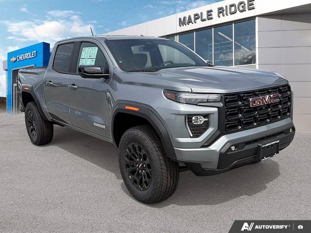 2026 GMC Canyon Elevation, šedá, 11 km, dovoz Kanada — foto 7 z 20