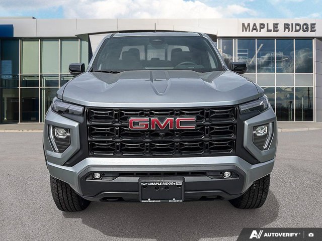 2026 GMC Canyon Elevation, šedá, 11 km, dovoz Kanada — foto 8 z 20