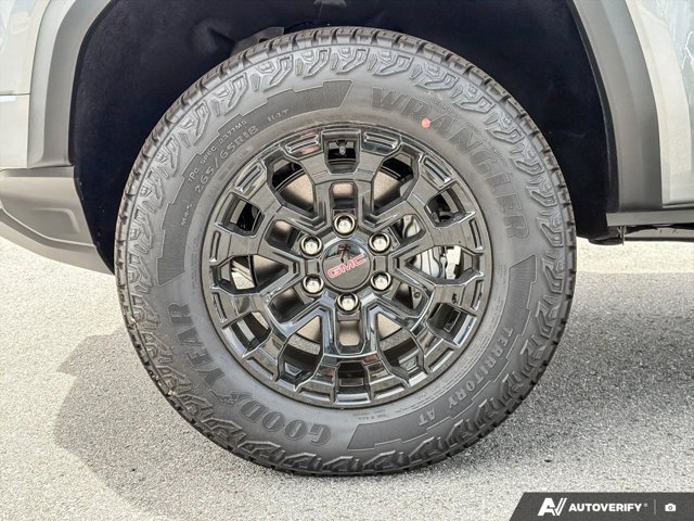 2026 GMC Canyon Elevation, šedá, 11 km, dovoz Kanada — foto 9 z 20