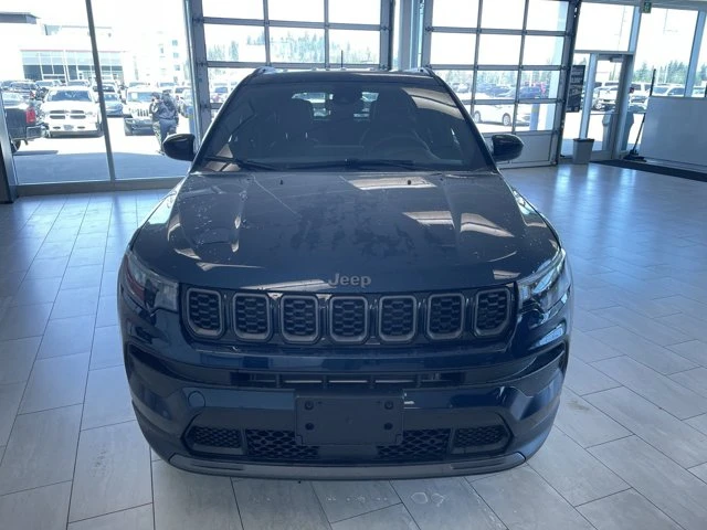 2026 Jeep Compass Altitude | 4WD | Remote Start | Backup Camera | Push Button Start | Apple CarPlay, modrá, 15 km, dovoz Kanada — foto 6 z 20