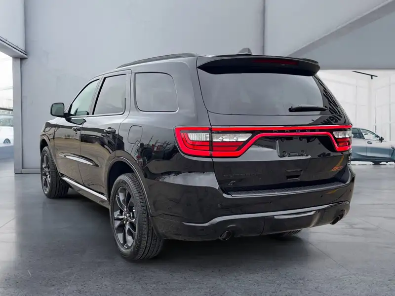 2027 Dodge Durango GT Plus, černá, 17 km, dovoz Kanada — foto 3 z 12