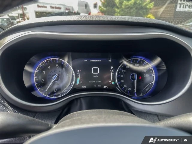 2027 Chrysler Pacifica Select, černá, 15 km, dovoz Kanada — foto 12 z 20