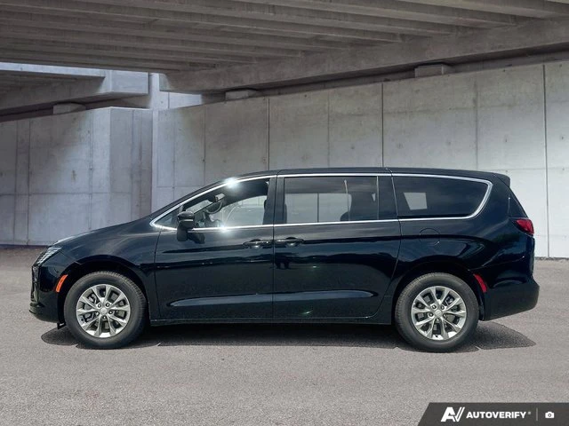 2027 Chrysler Pacifica Select, černá, 15 km, dovoz Kanada — foto 4 z 20