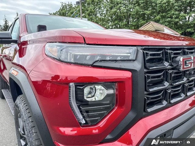 2026 GMC Canyon Elevation, červená, 52 km, dovoz Kanada — foto 11 z 20