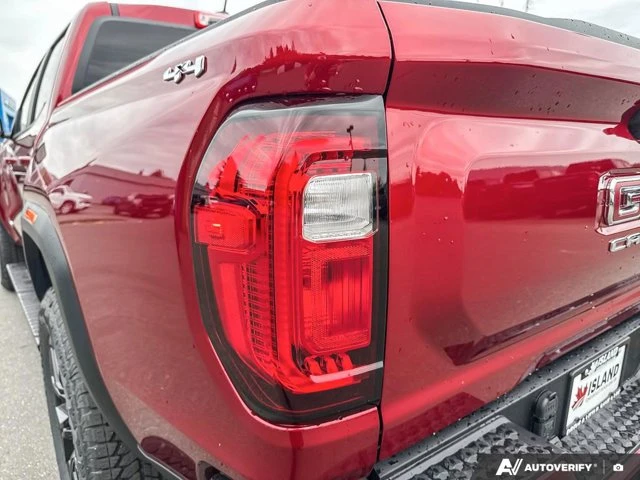 2026 GMC Canyon Elevation, červená, 52 km, dovoz Kanada — foto 15 z 20
