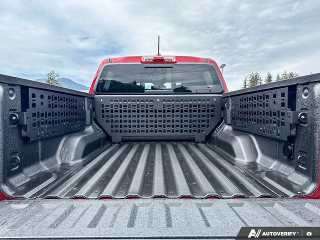 2026 GMC Canyon Elevation, červená, 52 km, dovoz Kanada — foto 16 z 20