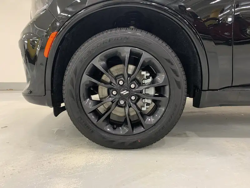 2026 Dodge Durango GT Plus, černá, 5 657 km, dovoz Kanada — foto 5 z 12