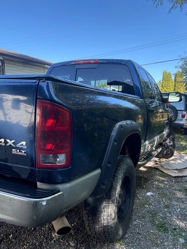 2004 Dodge Ram3500, 231 142 km, dovoz Kanada — foto 4 z 5