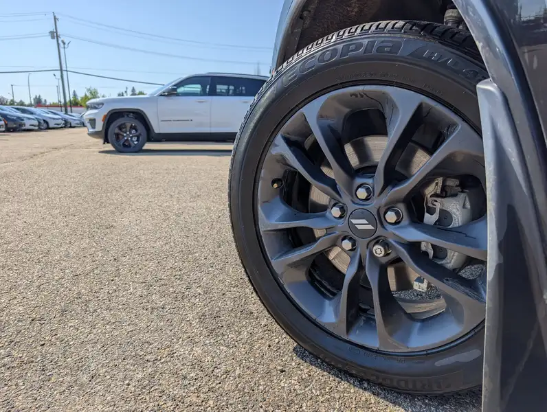 2025 Dodge Durango GT, černá, 4 084 km, dovoz Kanada — foto 12 z 12