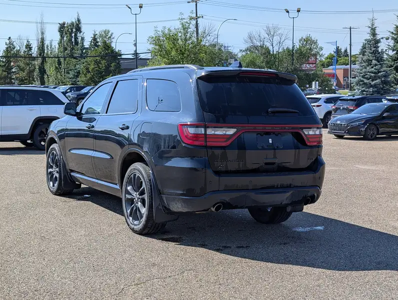 2025 Dodge Durango GT, černá, 4 084 km, dovoz Kanada — foto 4 z 12
