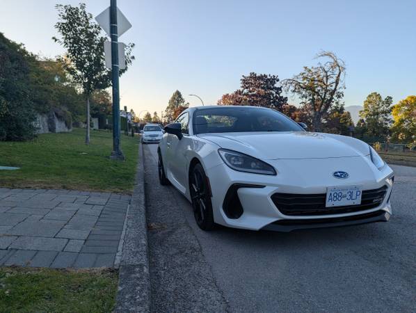 2024 Subaru, dovoz Kanada — foto 2 z 9