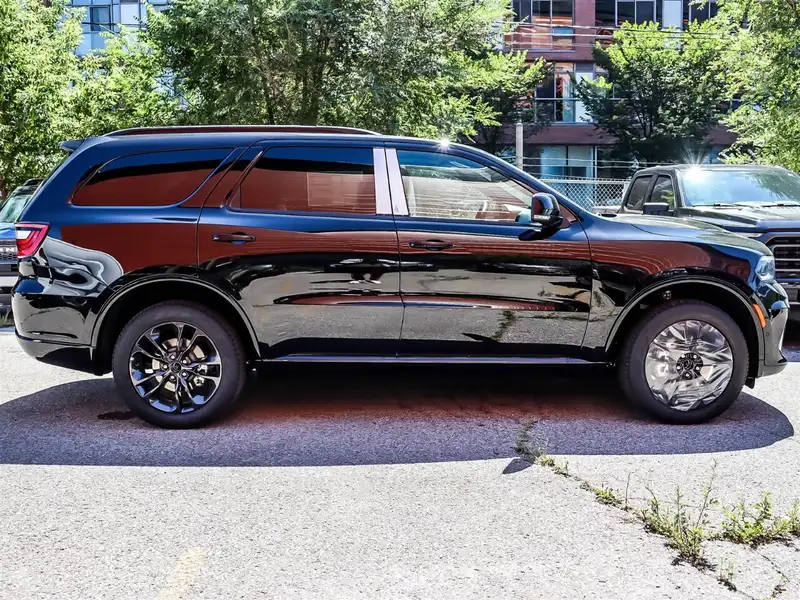 2026 Dodge Durango GT Plus, černá, 10 km, dovoz Kanada — foto 3 z 12