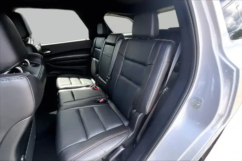 2026 Dodge Durango, bílá, 25 km, dovoz Kanada — foto 10 z 12