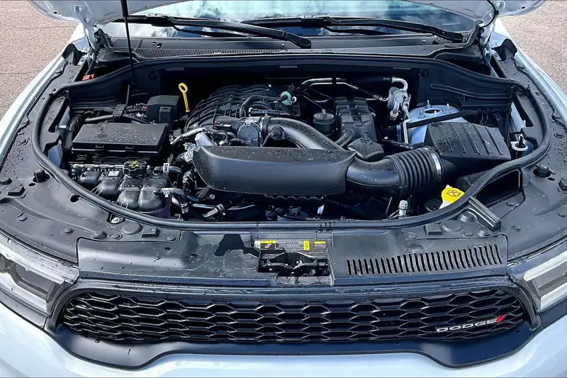 2026 Dodge Durango, bílá, 25 km, dovoz Kanada — foto 11 z 12