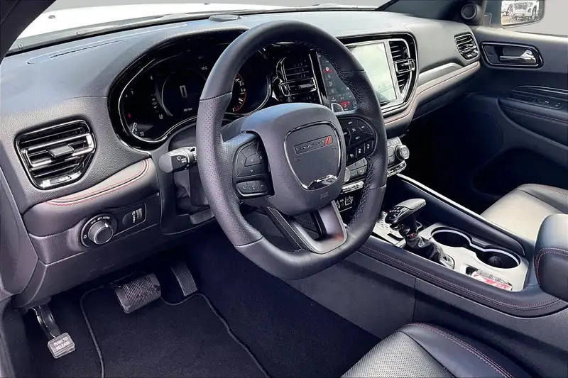 2026 Dodge Durango, bílá, 25 km, dovoz Kanada — foto 6 z 12