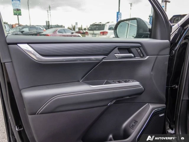 2026 GMC Acadia Elevation, černá, 7 km, dovoz Kanada — foto 14 z 20