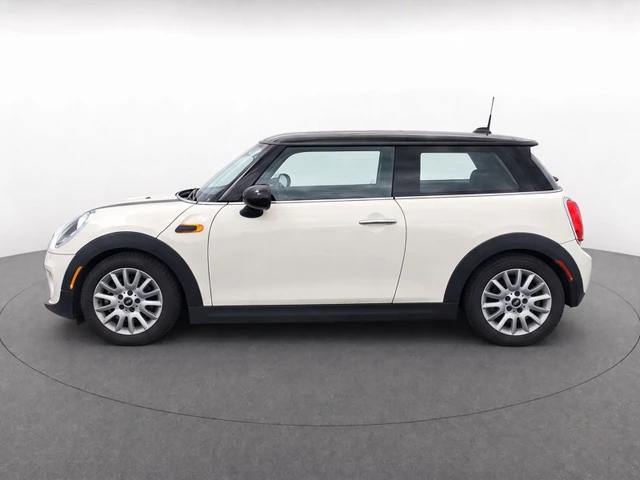 2016 MINI Cooper Hardtop Base, bílá, 110 032 km, dovoz Kanada — foto 2 z 5