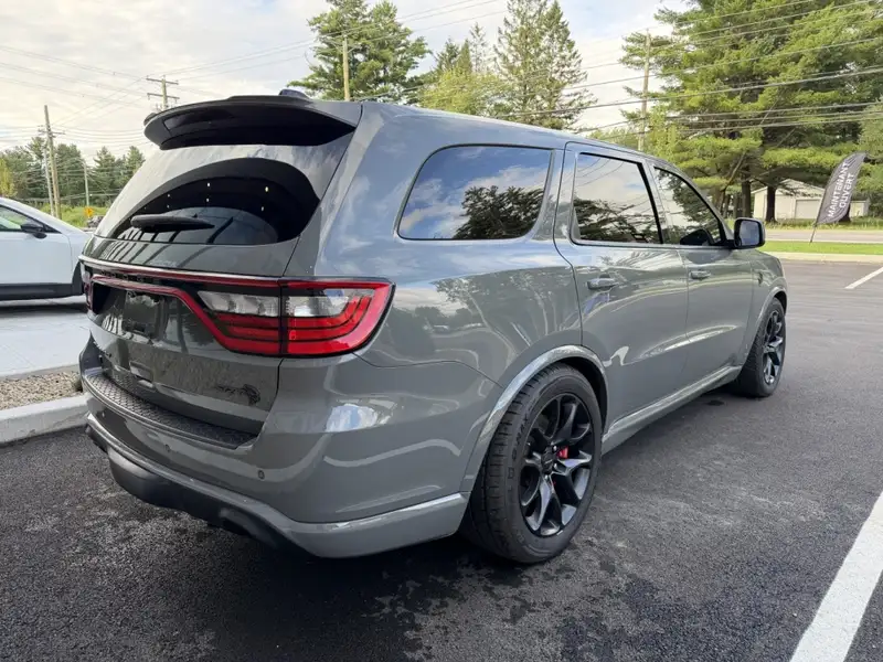 2023 Dodge Durango SRT Hellcat Premium, šedá, 37 207 km, dovoz Kanada — foto 5 z 12